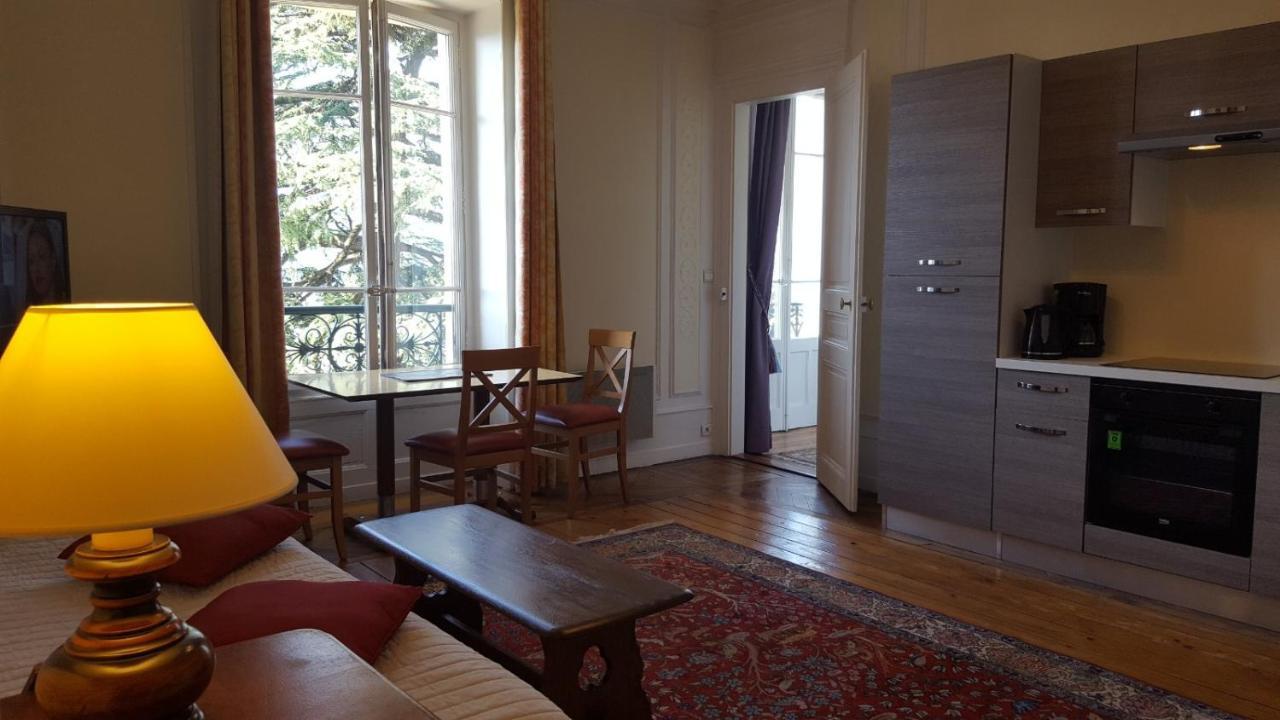 Aux Meubles Du Manoir Aparthotel Aix-les-Bains Eksteriør bilde